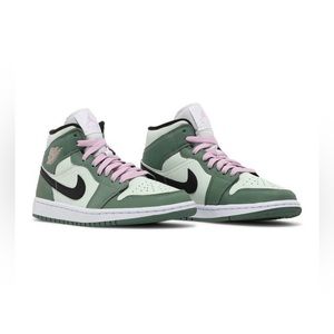 Women’s Air Jordan 1 Mid SE “Dutch Green”